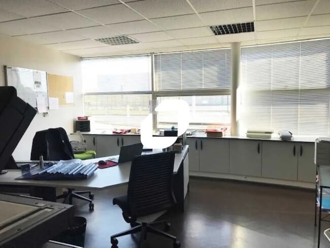 Plus de détails pour Bureau à louer