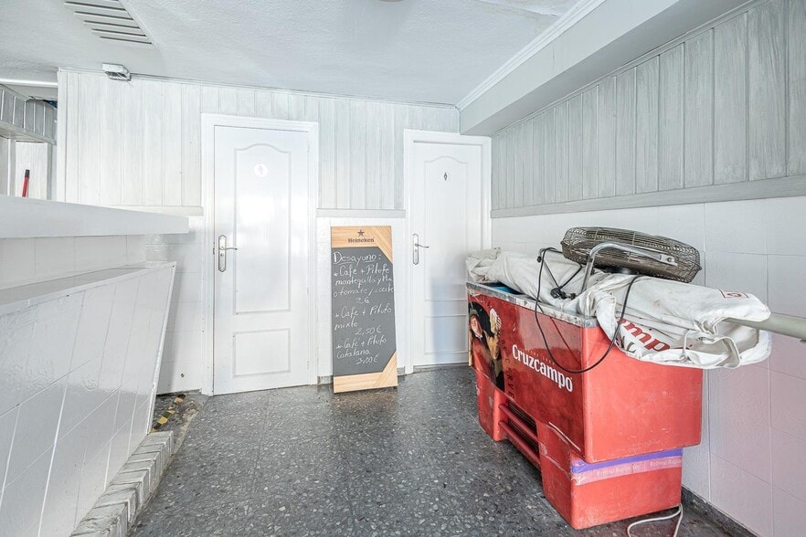 Local commercial dans Marbella, Málaga à vendre - Photo intérieure – Image 3 sur 12