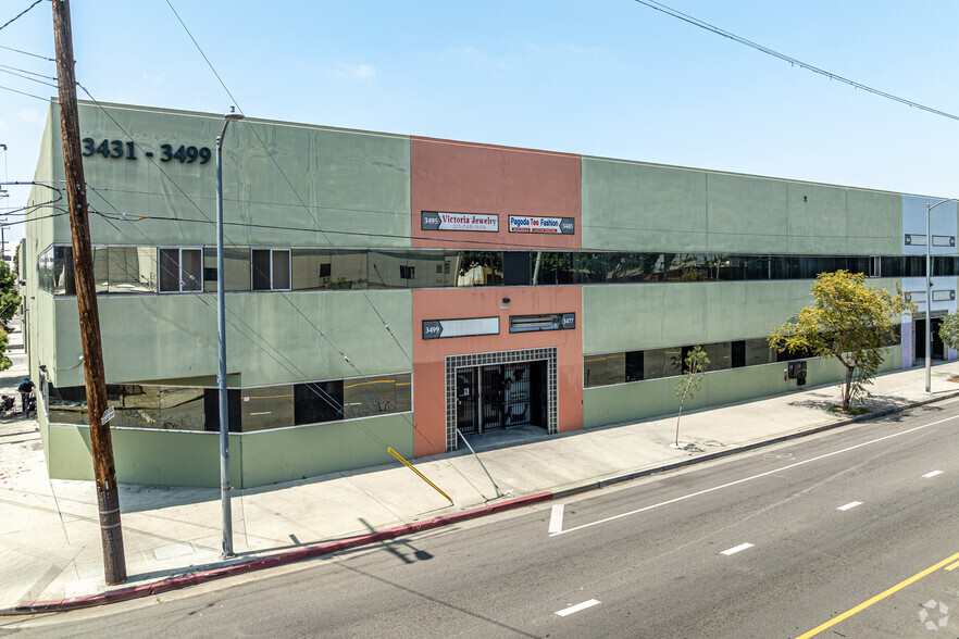3499 S Main St, Los Angeles, CA à louer - Photo principale – Image 1 sur 9