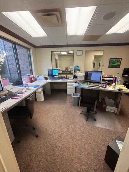 1100 Torrey Rd, Fenton, MI à louer - Photo de l’immeuble – Image 3 sur 25