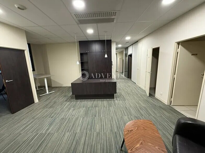 Bureau dans Orléans à louer - Photo de l’immeuble – Image 2 sur 9