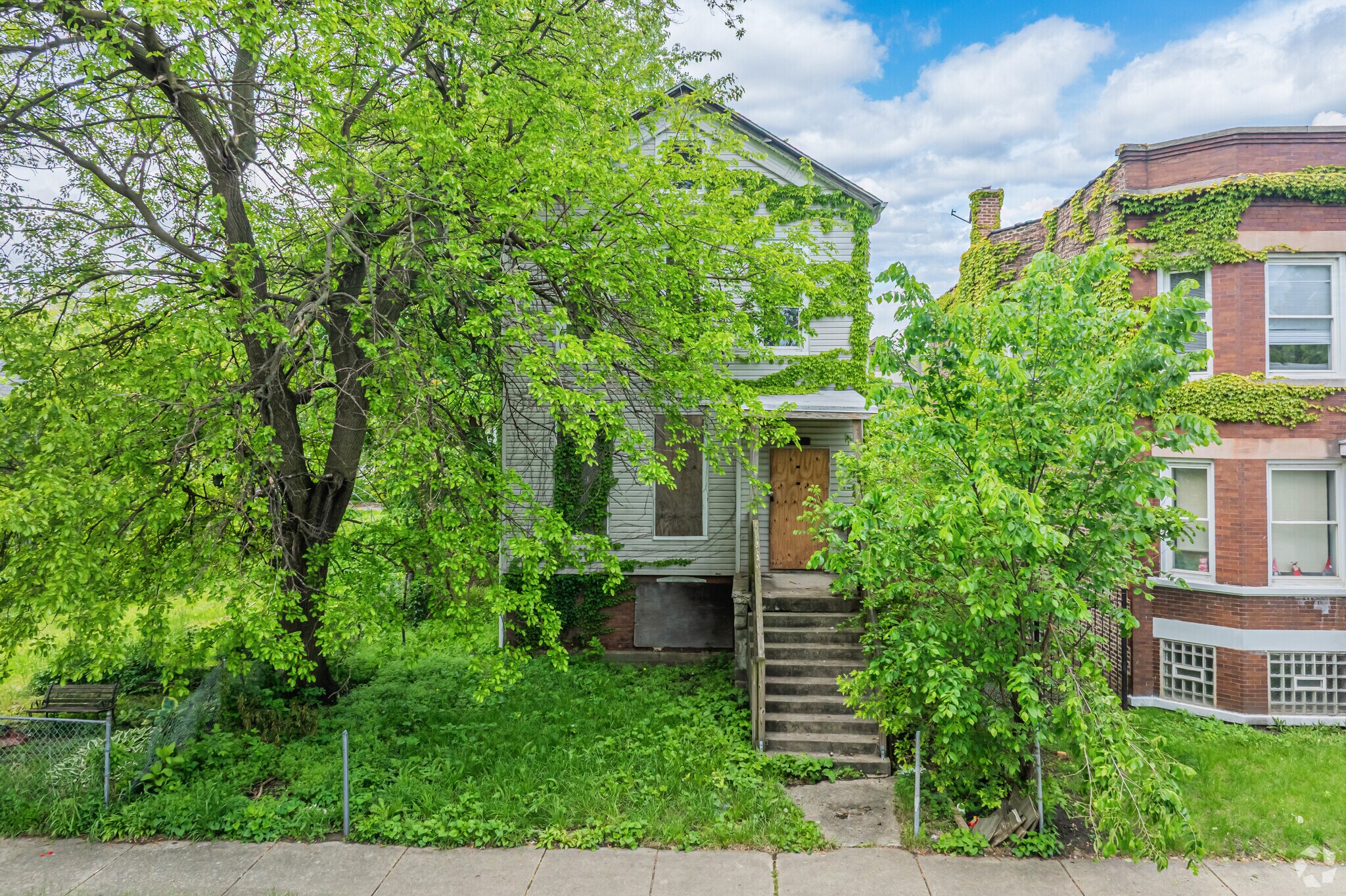 7918 S Escanaba Ave, Chicago, IL à vendre Photo principale– Image 1 sur 5