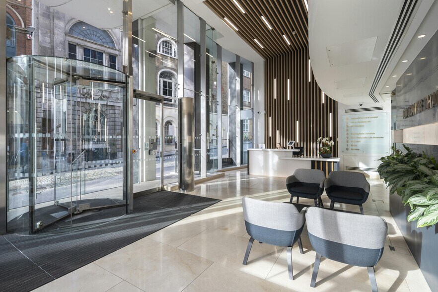 100 Lower Thames St, Londres à louer - Photo de l’immeuble – Image 2 sur 18