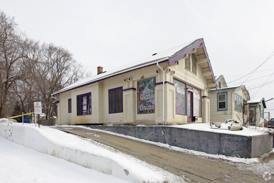 1820 W Main St, Kalamazoo, MI à vendre - Photo de l’immeuble – Image 2 sur 2