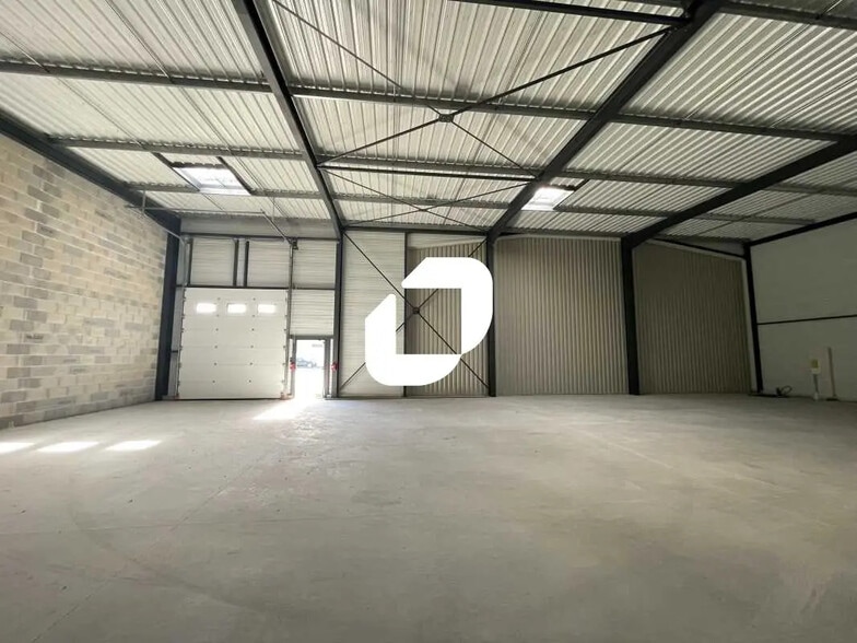 Local d’activités dans Mios à louer - Photo intérieure – Image 3 sur 14