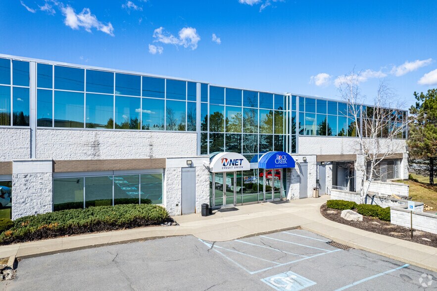 1444 E Lackawanna Ave, Olyphant, PA à louer - Photo principale – Image 1 sur 4