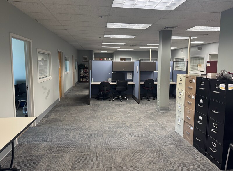 66 Industry Ave, Springfield, MA à louer - Photo de l’immeuble – Image 2 sur 6