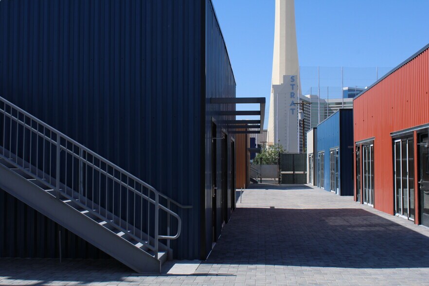 1561 Commerce st, Las Vegas, NV à louer - Photo de l’immeuble – Image 2 sur 17