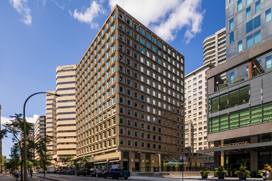 395 Boul de Maisonneuve O, Montréal, QC à louer - Photo principale – Image 1 sur 5