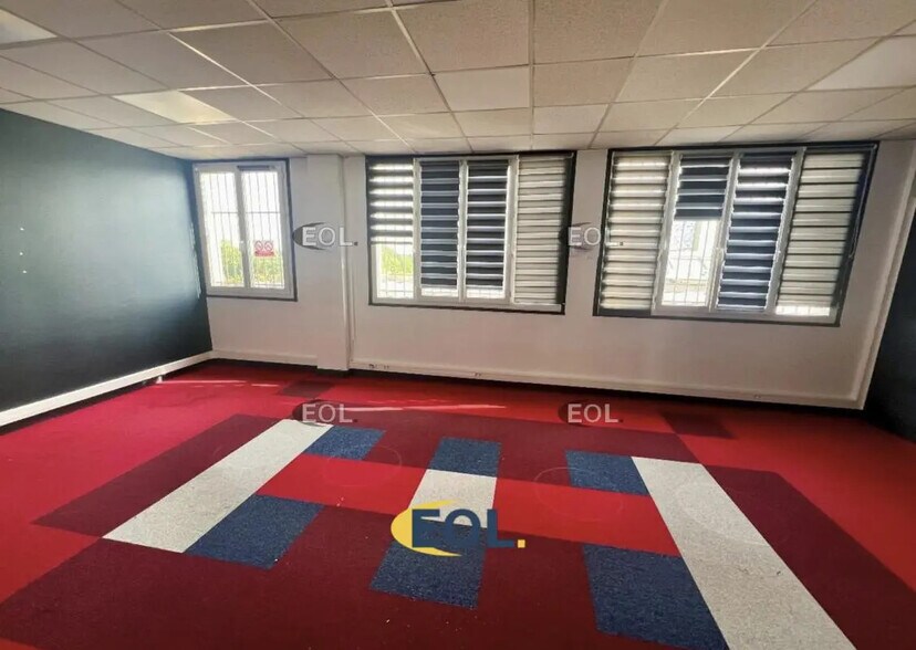 Local d’activités dans Bobigny à louer - Photo intérieure – Image 2 sur 17