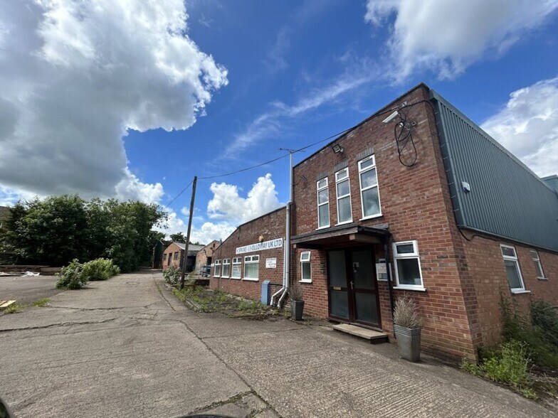 Brickyard Ln, Studley à vendre - Photo de l’immeuble – Image 3 sur 3