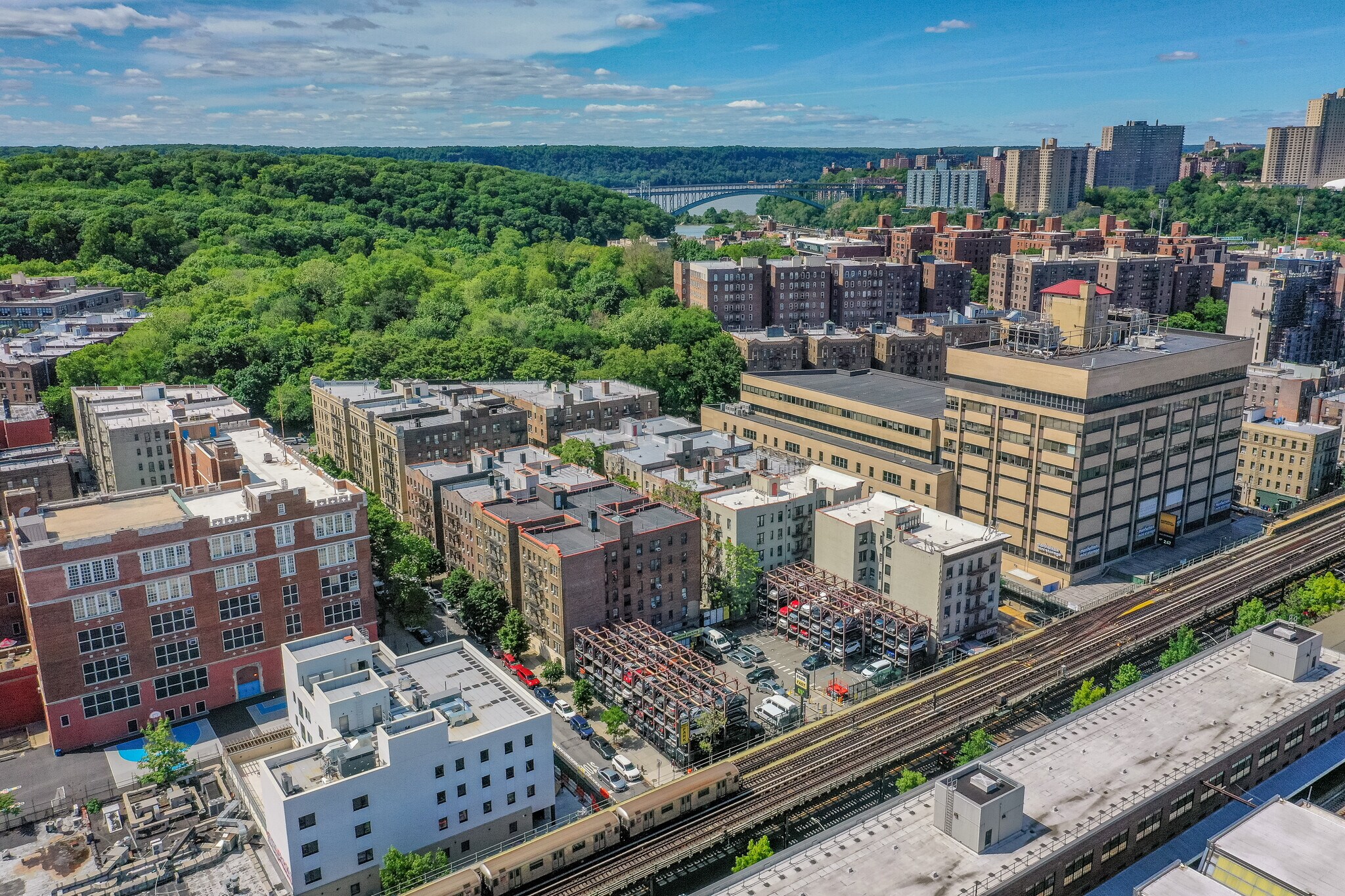 3976 Tenth Ave, New York, NY à vendre Aérien– Image 1 sur 9