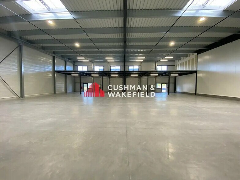 Local d’activités dans Bruguières à louer - Photo de l’immeuble – Image 2 sur 7