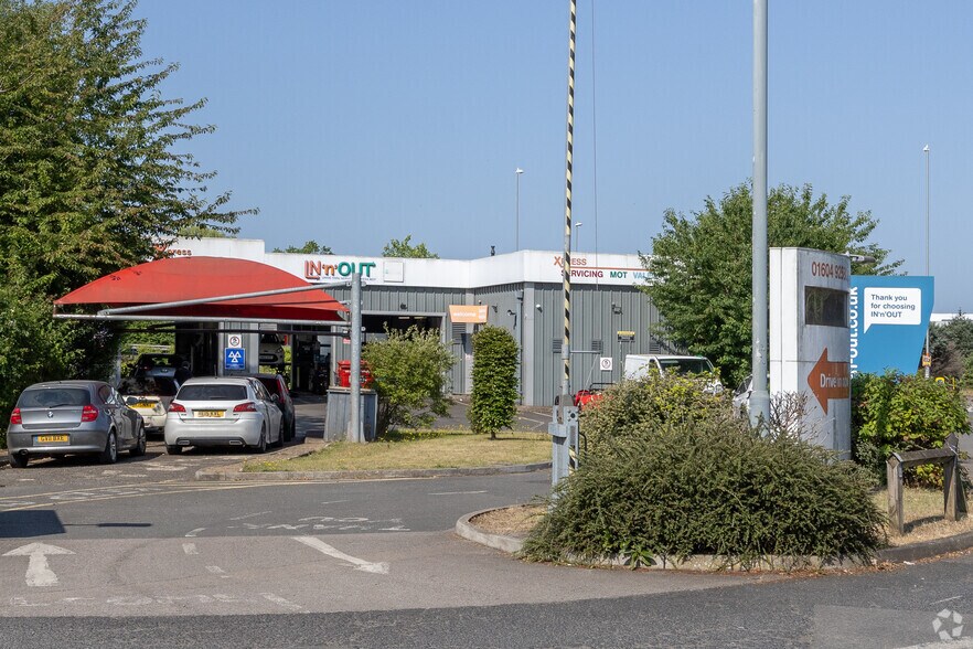 Towcester Rd, Northampton à vendre - Photo de l’immeuble – Image 2 sur 5