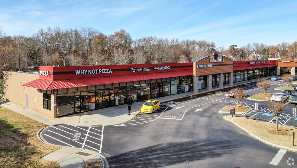 7006-7008 E WT Harris Blvd, Charlotte, NC à louer - Photo de l’immeuble – Image 2 sur 2