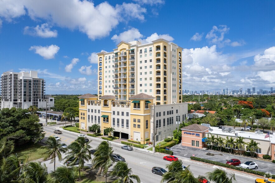 1627 SW 37th Ave, Miami, FL à vendre - Photo principale – Image 1 sur 16