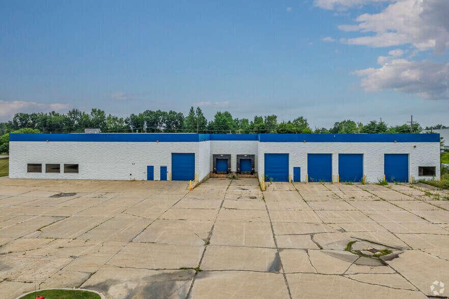 1870-1880 Hydraulic Dr, Howell, MI à louer - Photo de l’immeuble – Image 2 sur 5