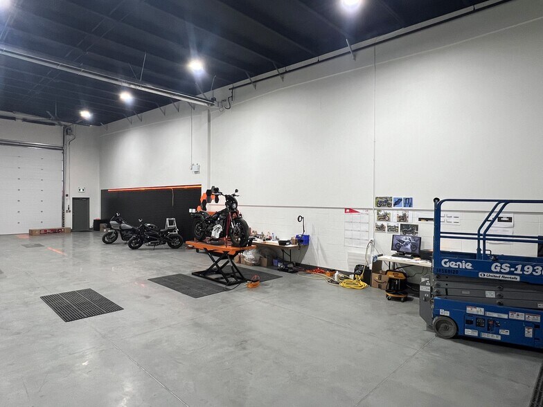 11103 224 St NW, Edmonton, AB à louer - Photo de l’immeuble – Image 3 sur 3