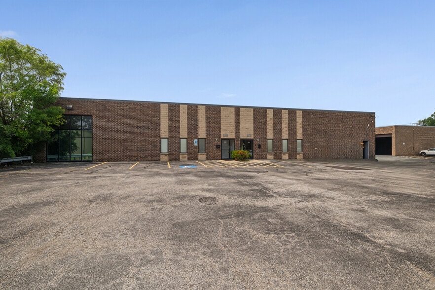 B - 3050-3052 N Lake Terrace, Glenview, IL à vendre - Photo principale – Image 1 sur 2