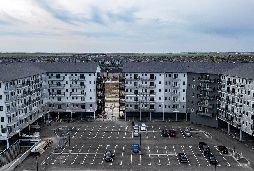 1500 Bison Dr, Winnipeg, MB à louer - Photo de l’immeuble – Image 2 sur 11