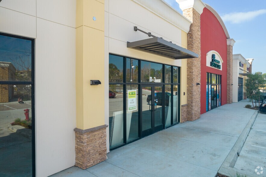 26957 Date St, Murrieta, CA à louer - Photo de l’immeuble – Image 3 sur 3