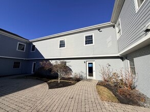 850 Aquidneck Ave, Middletown, RI à louer Photo de l’immeuble– Image 1 sur 1