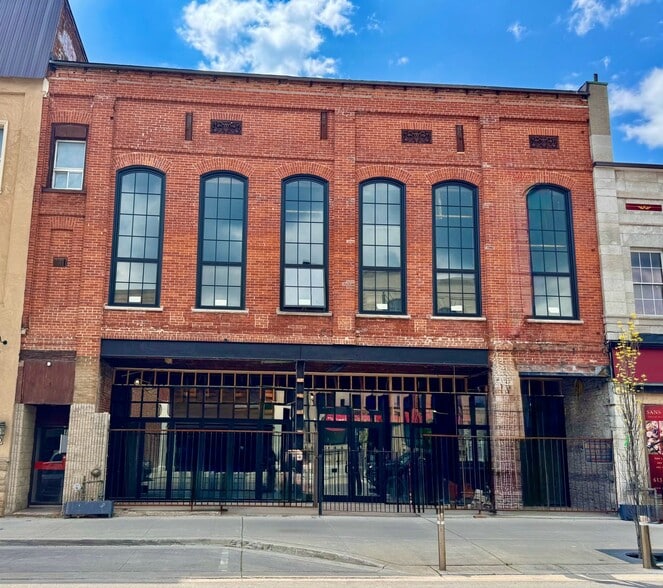 232 Front St, Belleville, ON à vendre - Photo de l’immeuble – Image 1 sur 16