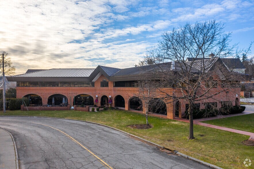 345 Kear St, Yorktown Heights, NY à louer - Photo de l’immeuble – Image 2 sur 4