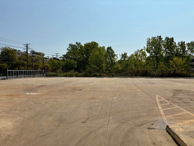 1088 Ivanhoe Rd, Cleveland, OH à louer - Photo de l’immeuble – Image 2 sur 7