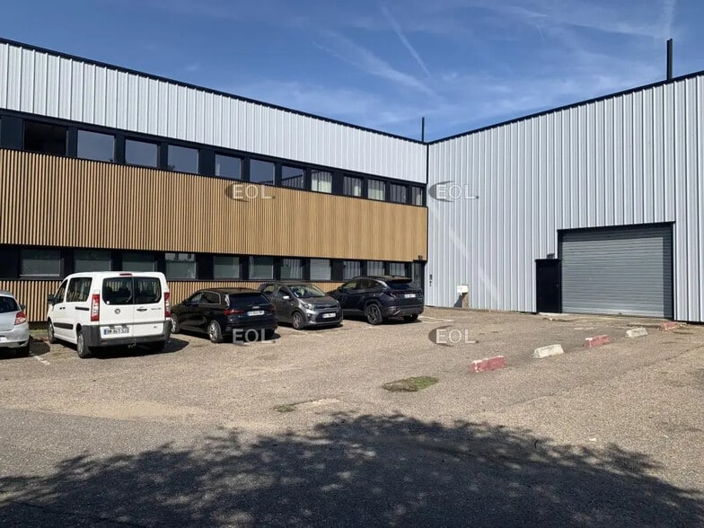 Industriel/Logistique dans Villeneuve-la-Garenne à louer - Photo de l’immeuble – Image 3 sur 4