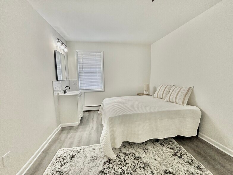 148 Benham Rd, Groton, CT à vendre - Photo intérieure – Image 3 sur 10