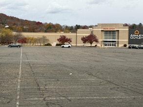 575 Union St, Waterbury, CT à louer Photo intérieure– Image 1 sur 1