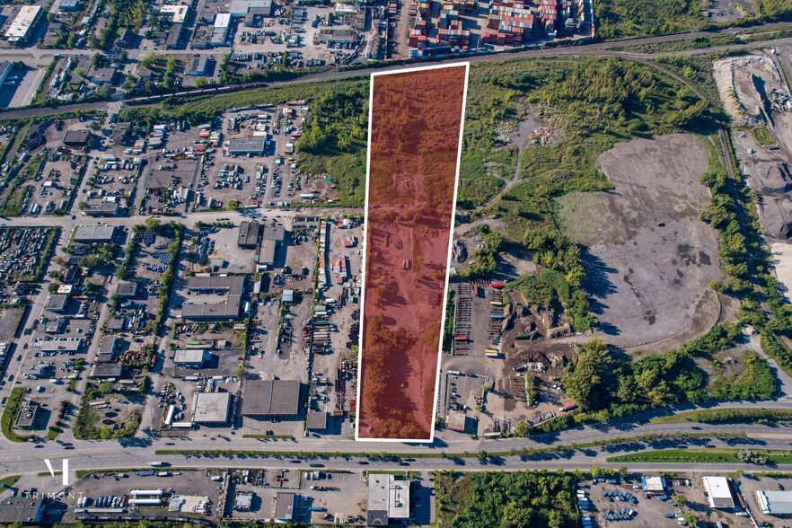 Boul Henri-Bourassa E, Montréal-Est, QC à vendre - Photo de l’immeuble – Image 1 sur 3