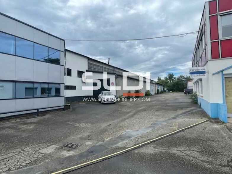 Local d'activités dans Rillieux-la-Pape à vendre - Photo de l’immeuble – Image 2 sur 8