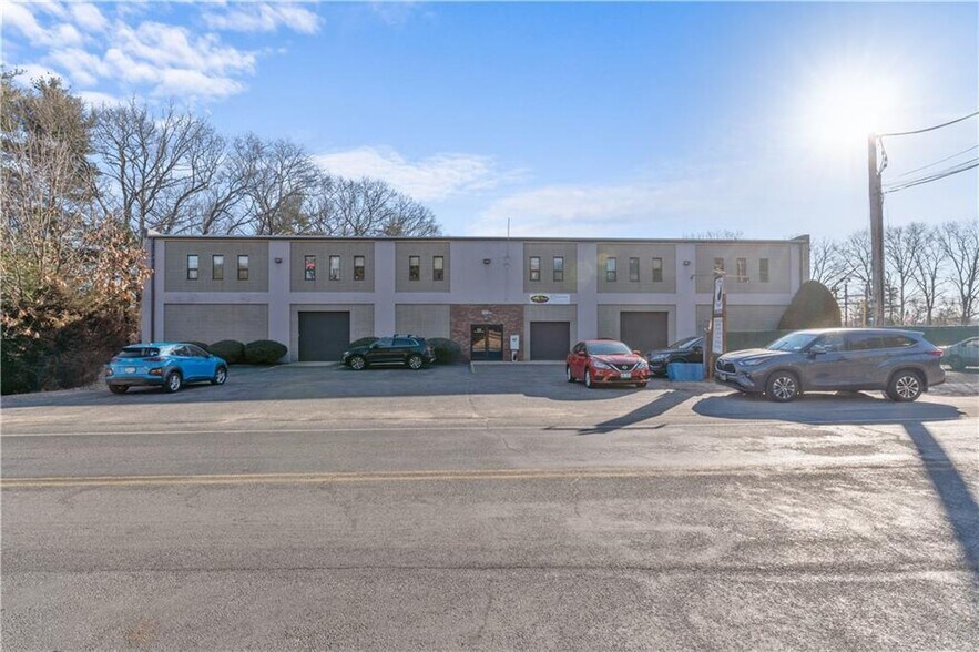 220 Old Baptist Rd, North Kingstown, RI à louer - Photo principale – Image 1 sur 9