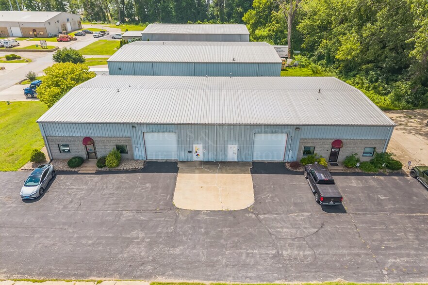 136 Thunderbird Ln, East Peoria, IL à vendre - Photo principale – Image 1 sur 1