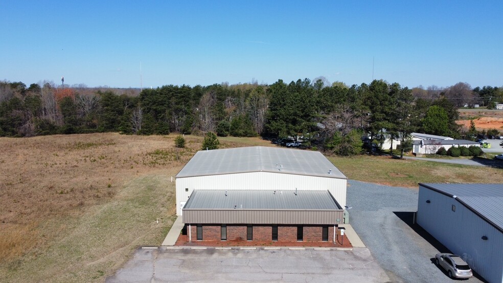 638 Tamco Rd, Reidsville, NC à louer - Photo de l’immeuble – Image 2 sur 12