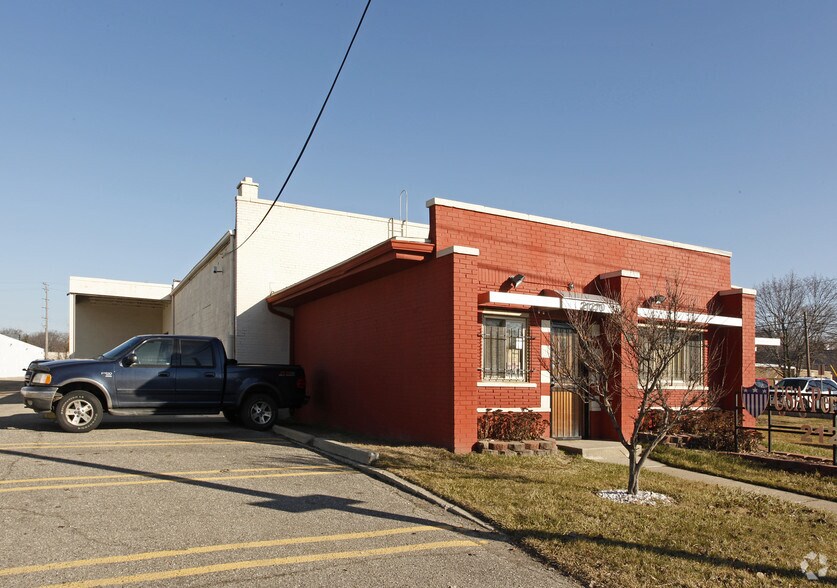 21270 W Eight Mile Rd, Southfield, MI à vendre - Photo de l’immeuble – Image 1 sur 8