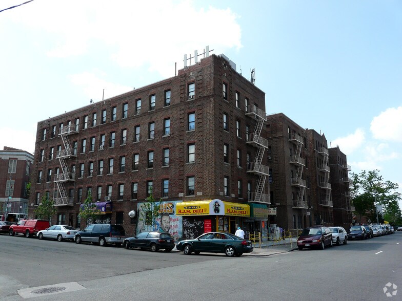 1374 Bronx River Ave, Bronx, NY à vendre - Photo principale – Image 1 sur 5