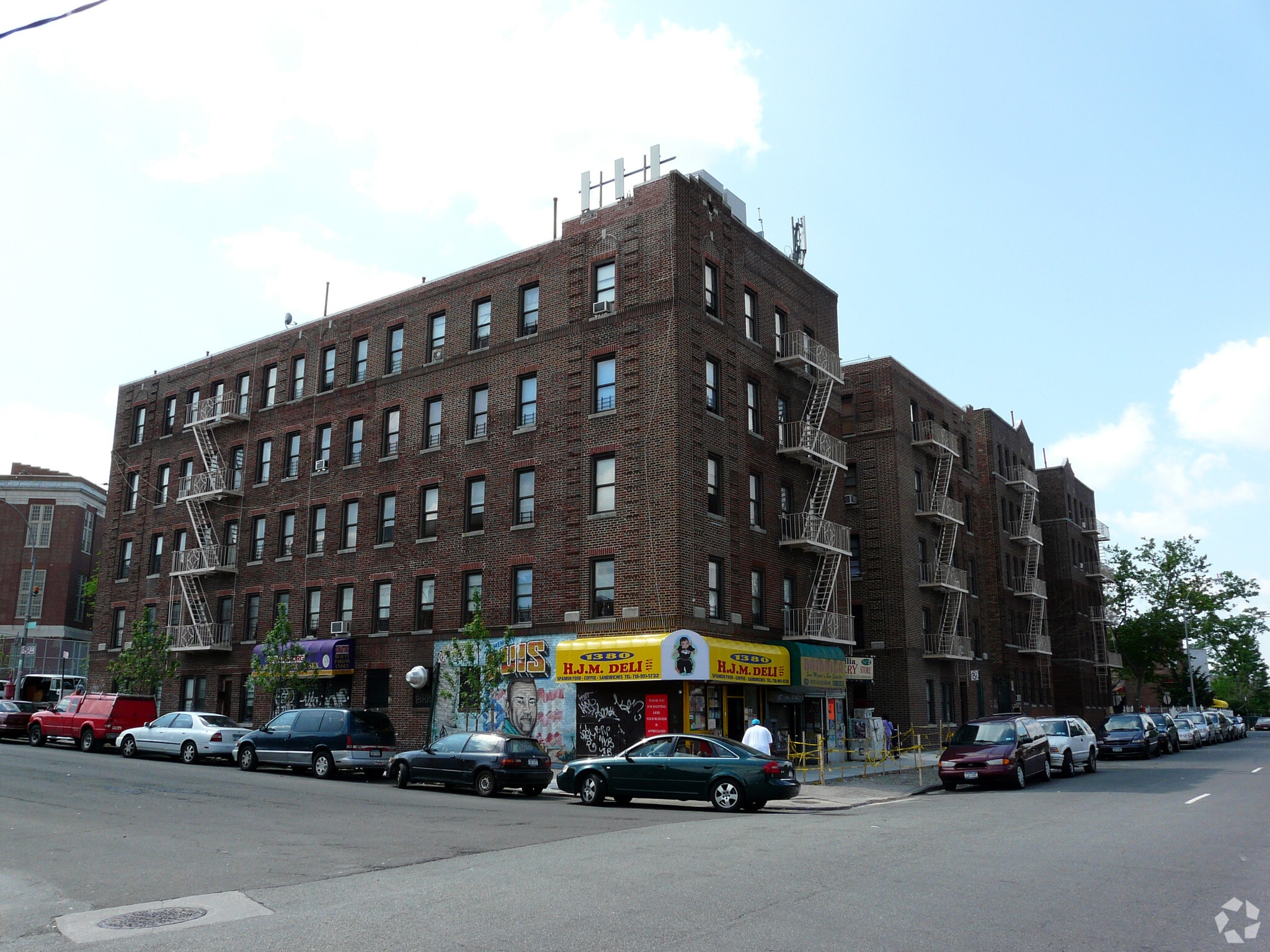 1364 and1374 Bronx River Avenue portefeuille de 2 biens à vendre sur LoopNet.fr Photo principale– Image 1 sur 3