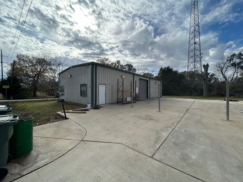 51 13th st, Beaumont, TX à louer - Photo de l’immeuble – Image 3 sur 6