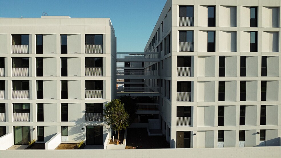 200 Mesnager St, Los Angeles, CA à louer - Photo de l’immeuble – Image 2 sur 18