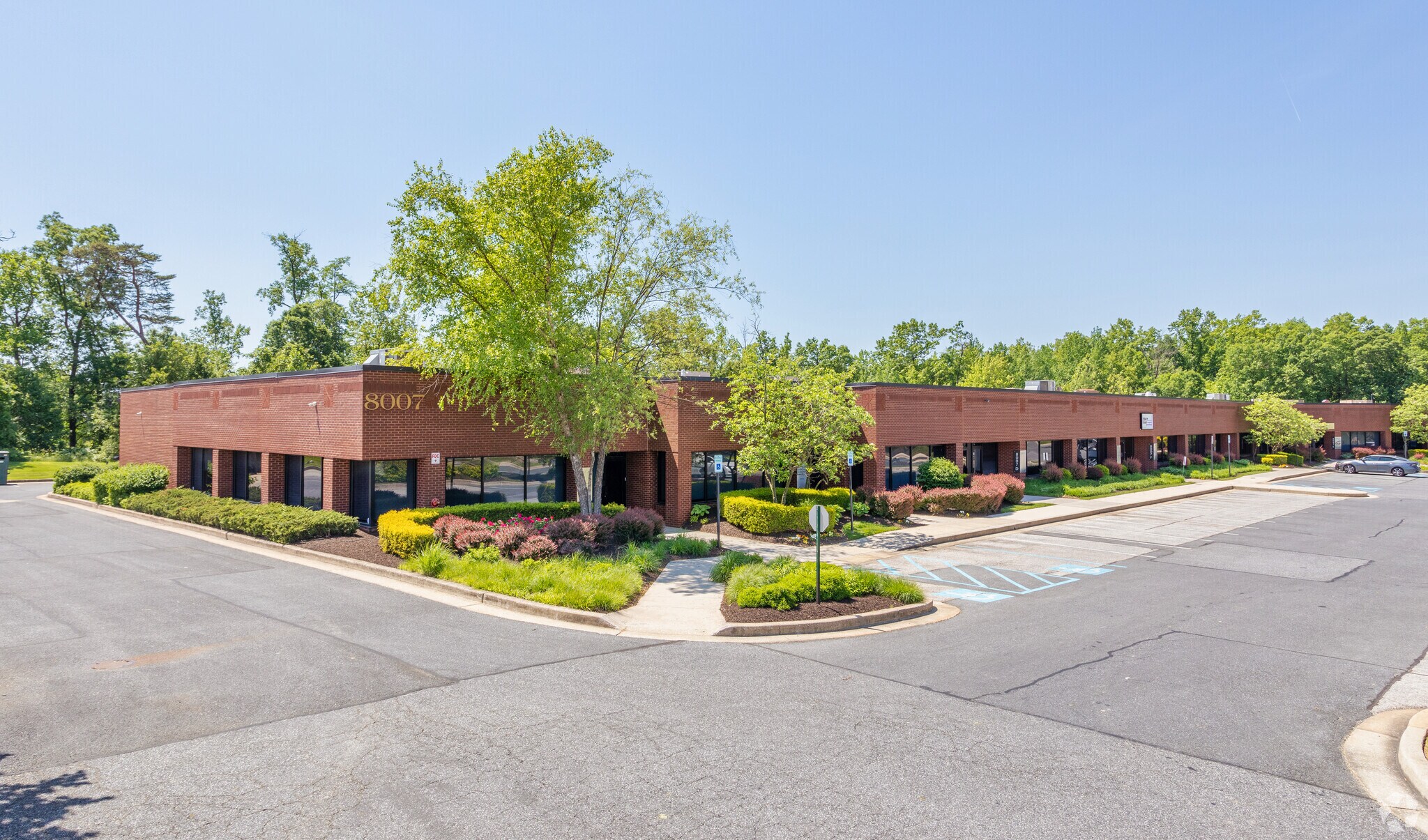 8007 Corporate Dr, Nottingham, MD à louer Photo principale– Image 1 sur 21