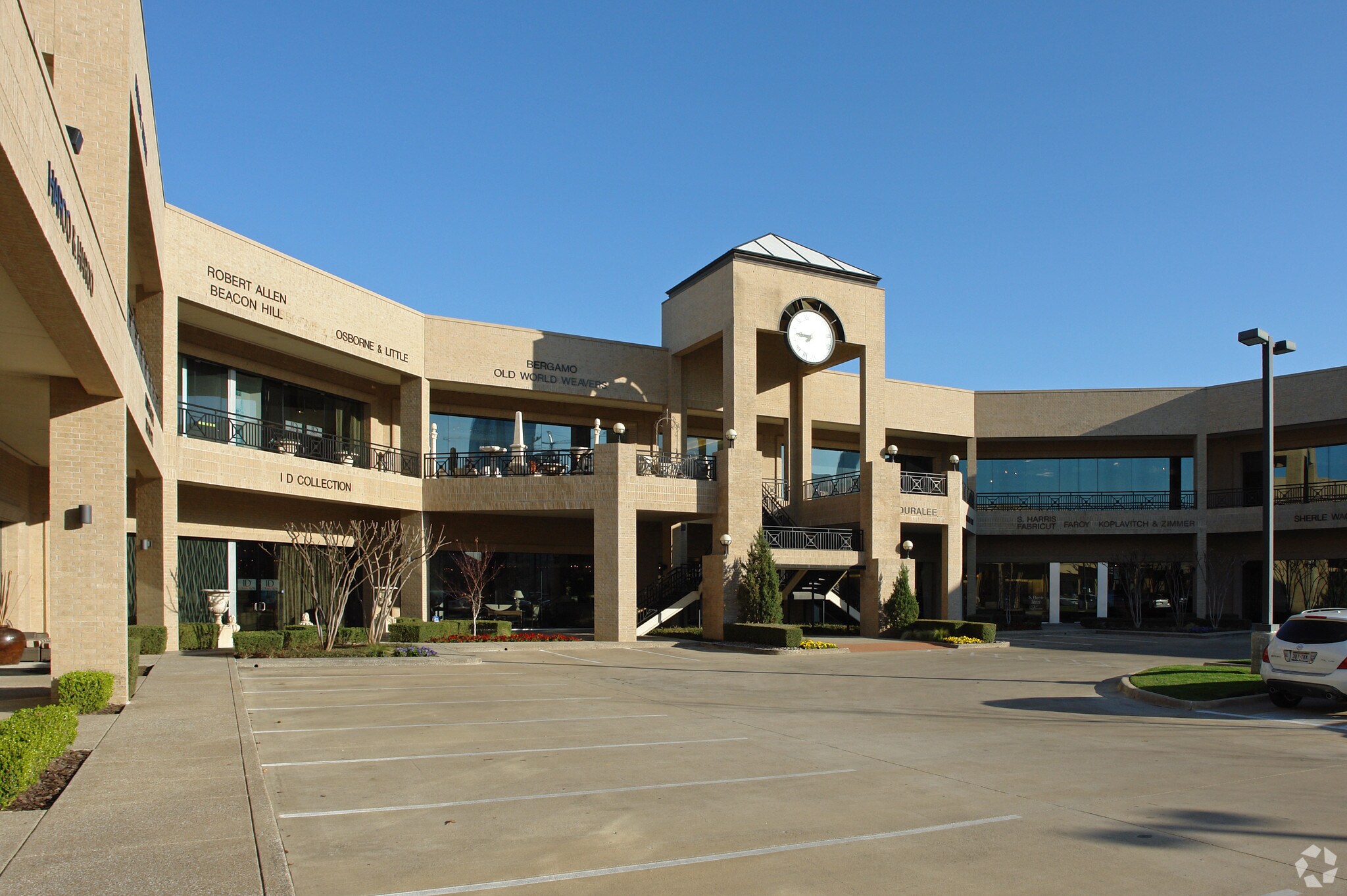 1250 Slocum St, Dallas, TX à louer Photo principale– Image 1 sur 8