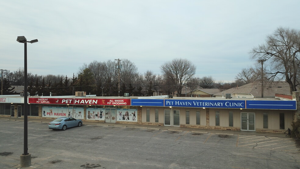 NNN Multi-tenant Commercial - Extra Land portefeuille de 2 biens à vendre sur LoopNet.fr - Photo de l’immeuble – Image 3 sur 23