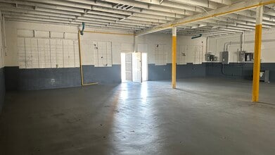 14708-14726 Arrow Hwy, Baldwin Park, CA à louer Photo de l’immeuble– Image 2 sur 7