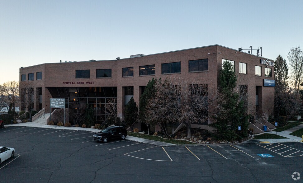 1875 S State, Orem, UT à vendre - Photo principale – Image 1 sur 35
