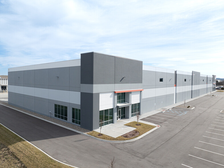 7777 National Turnpike, Louisville, KY à louer - Photo de l’immeuble – Image 2 sur 19