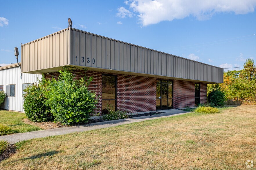 1330 Gateway Dr, Gallatin, TN à vendre - Photo de l’immeuble – Image 3 sur 6