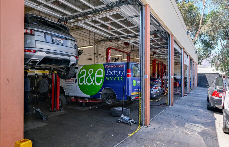 3948 State St, Santa Barbara, CA à vendre - Photo de l’immeuble – Image 3 sur 6